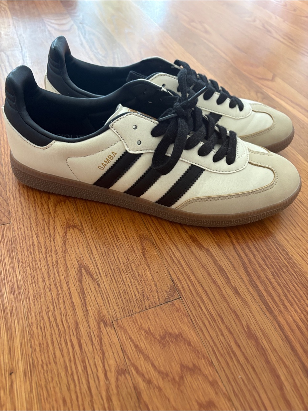 NEVER WORN Adidas Samba Sneakers in Cream and Black